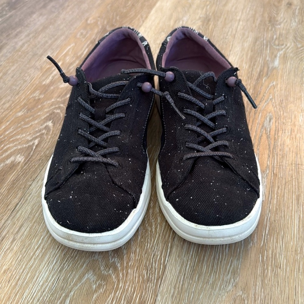 Hey Dude Karina Black Lace up Sneakers. Size 8.